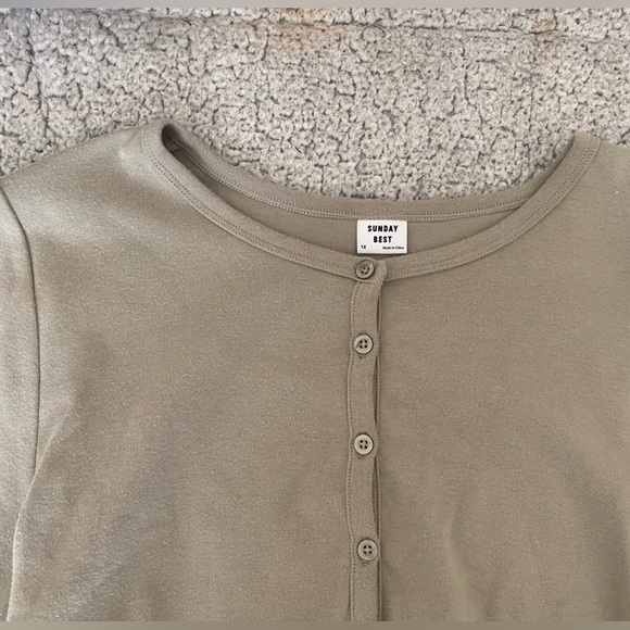 Sunday Best Cardigan - Picture 2 of 3